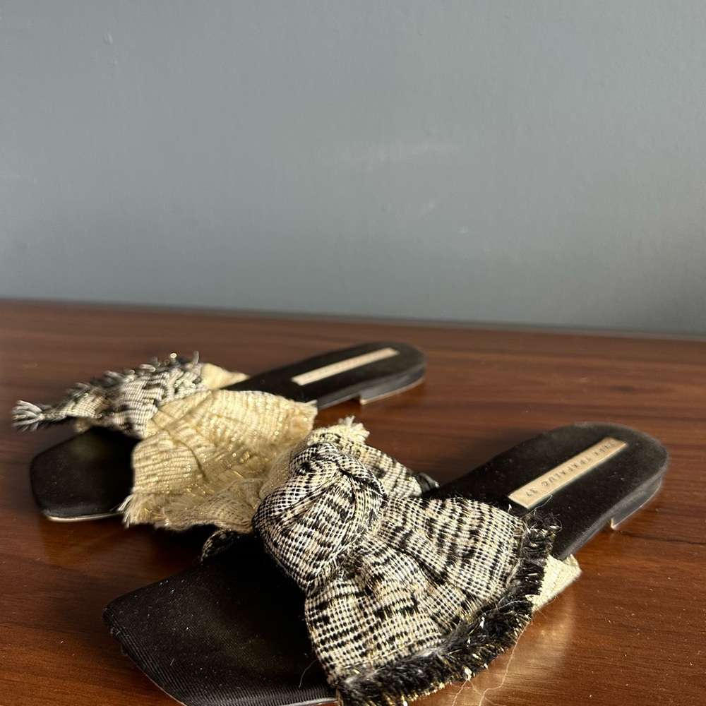 Women's Black and Cream Slide Sandals